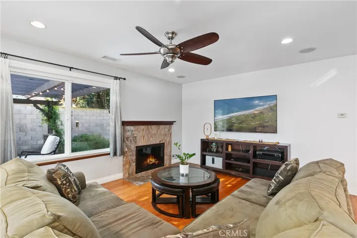 1213 Mccormack Lane, Costa Mesa, California 92626