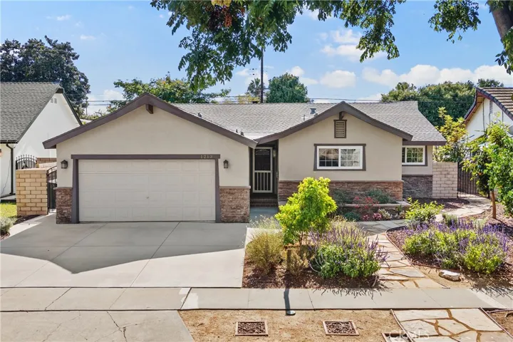 1213 Mccormack Lane, Costa Mesa, California 92626