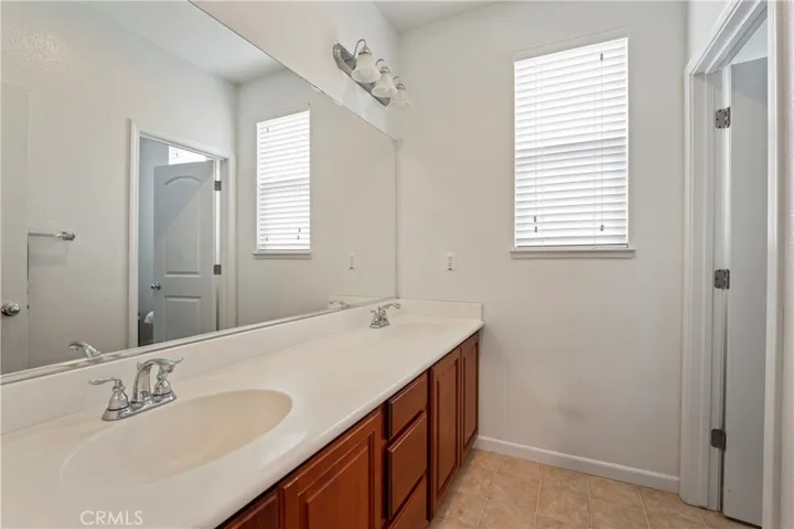 561 Canterbury Circle, Vacaville, California 95687
