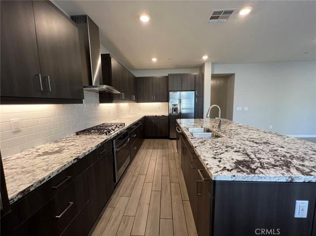240 Harringay, Irvine, California 92618
