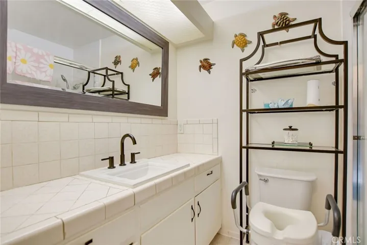 659 S Indian Hill Boulevard C, Claremont, California 91711