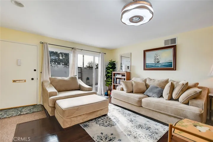 659 S Indian Hill Boulevard C, Claremont, California 91711