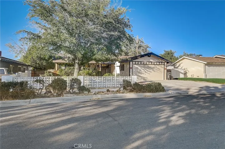 513 W Avenue J11, Lancaster, California 93534