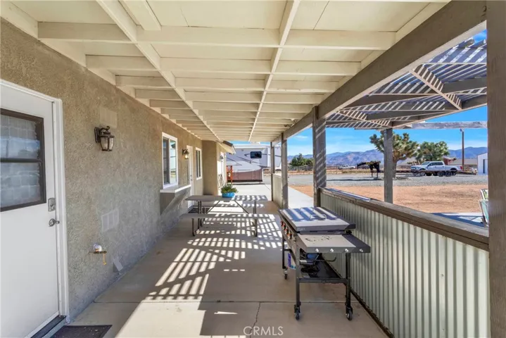 14389 Musgrave Road, Oak Hills, California 92344