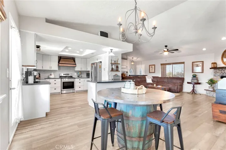 14389 Musgrave Road, Oak Hills, California 92344