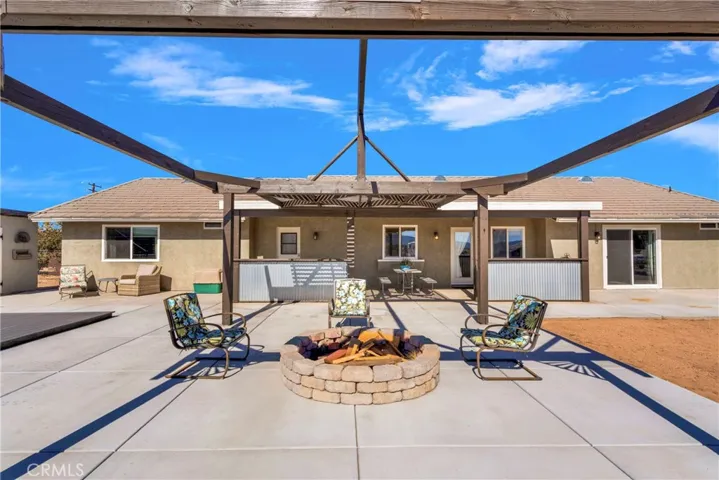 14389 Musgrave Road, Oak Hills, California 92344