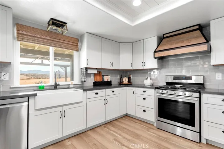 14389 Musgrave Road, Oak Hills, California 92344