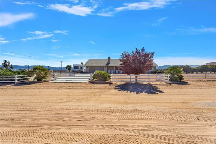 14389 Musgrave Road, Oak Hills, California 92344