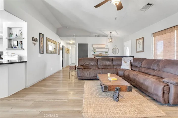 14389 Musgrave Road, Oak Hills, California 92344