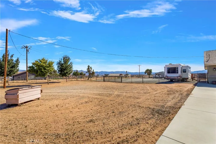 14389 Musgrave Road, Oak Hills, California 92344