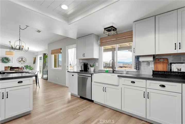 14389 Musgrave Road, Oak Hills, California 92344