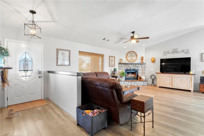 14389 Musgrave Road, Oak Hills, California 92344
