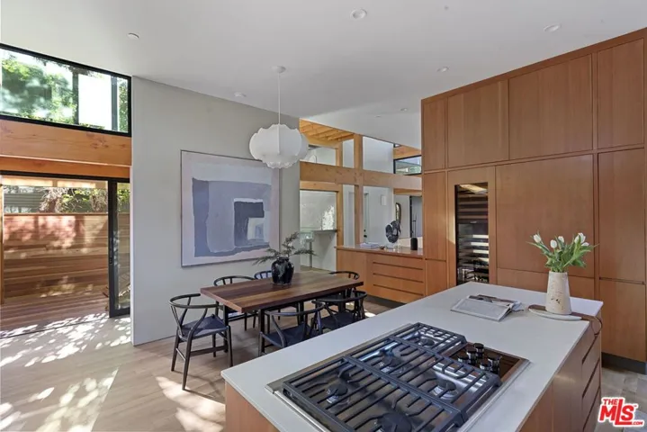 938 Amoroso Place, Venice, California 90291