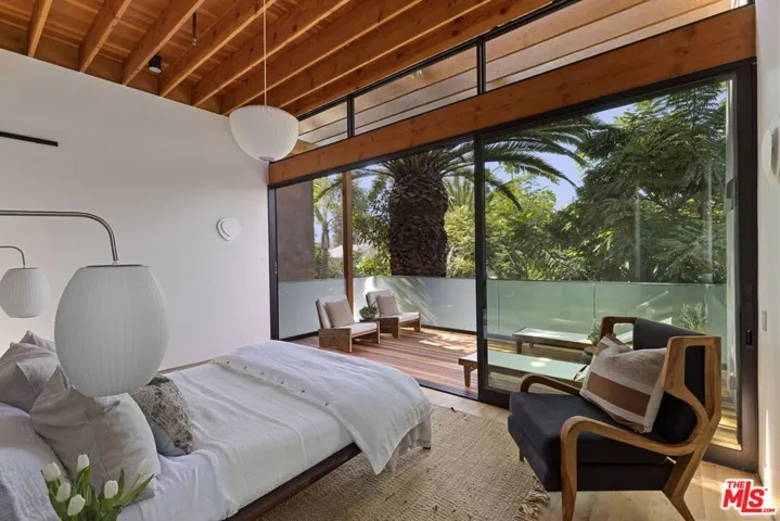 938 Amoroso Place, Venice, California 90291