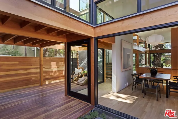 938 Amoroso Place, Venice, California 90291