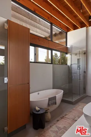 938 Amoroso Place, Venice, California 90291