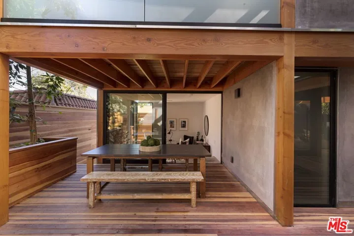 938 Amoroso Place, Venice, California 90291