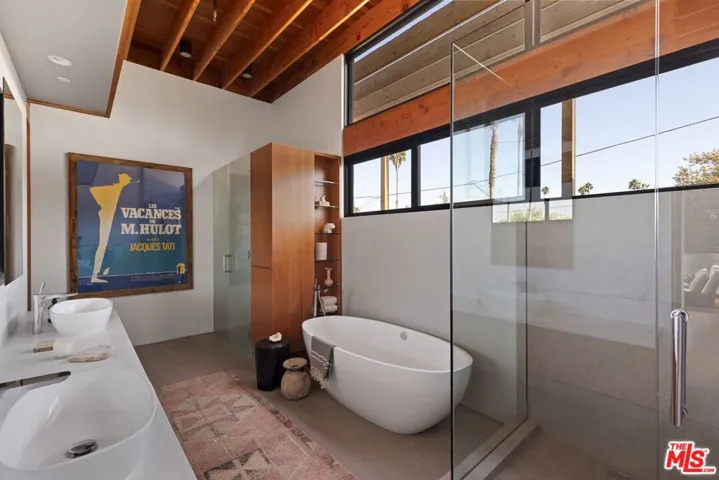 938 Amoroso Place, Venice, California 90291