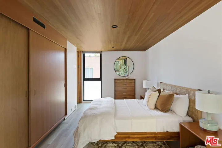 938 Amoroso Place, Venice, California 90291