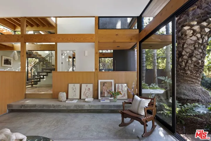 938 Amoroso Place, Venice, California 90291