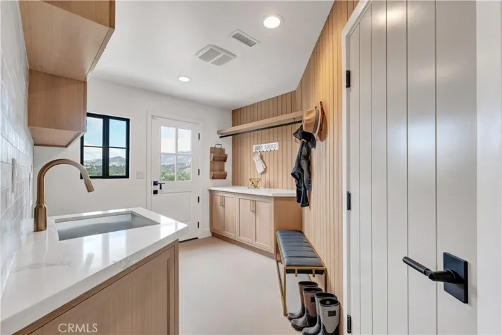 16129 Sky Ranch Road, Canyon Country, California 91387
