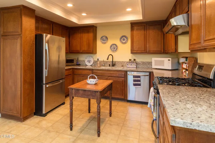 960 Belmont St-6400