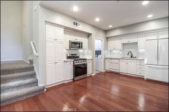 39 Stepping Stone, Irvine, California 92603