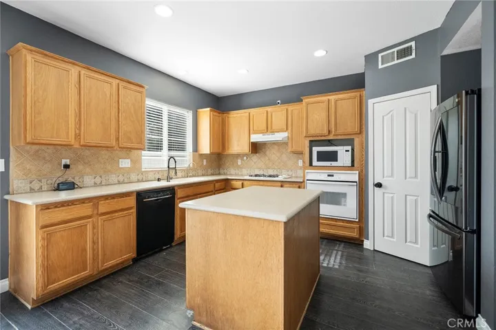 31617 Pompei Lane, Winchester, California 92596