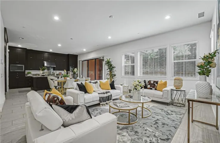 28 Lark, Lake Forest, California 92630
