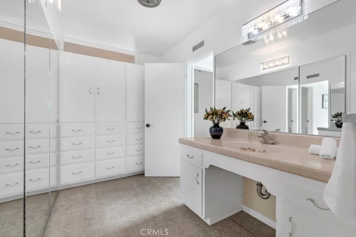 10201 Wystone Avenue, Northridge, California 91324