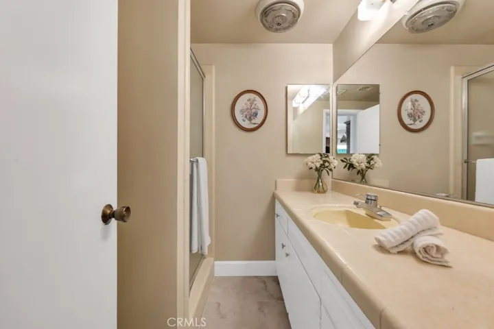 10201 Wystone Avenue, Northridge, California 91324