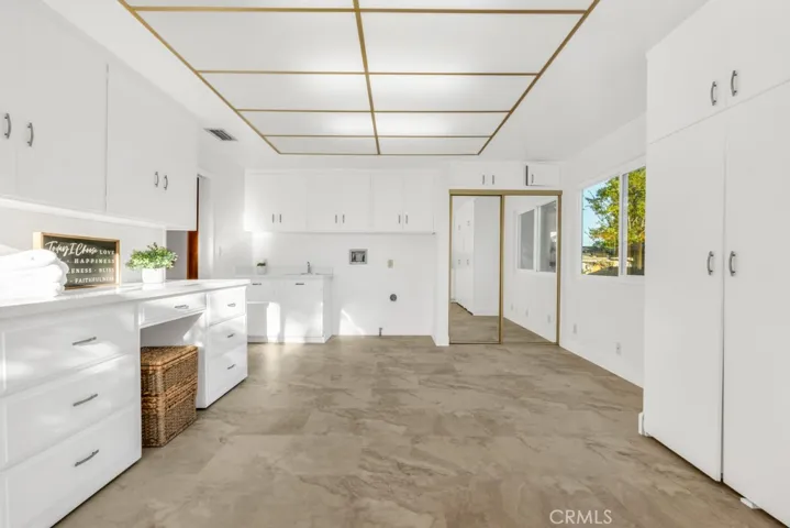 10201 Wystone Avenue, Northridge, California 91324