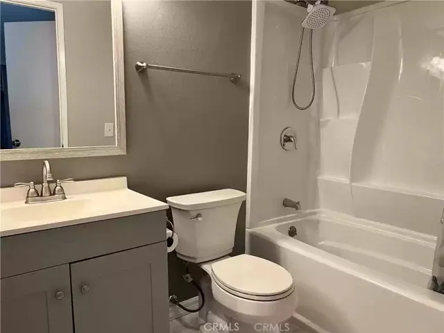 Bath for secondary bedroom