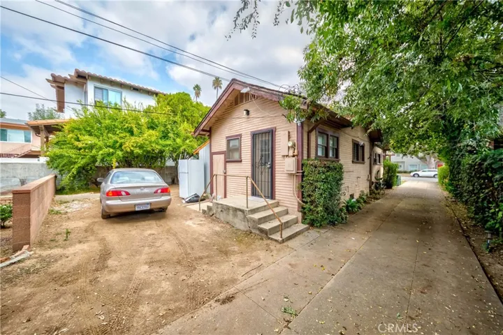 89 N Sierra Bonita Avenue, Pasadena, California 91106