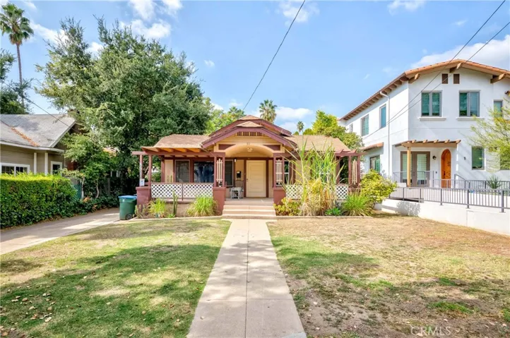 89 N Sierra Bonita Avenue, Pasadena, California 91106