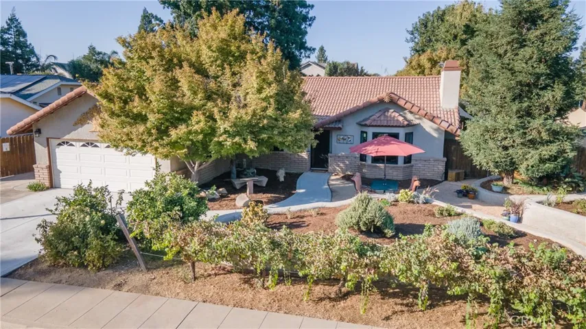 605 W Polson Avenue, Clovis, California 93612