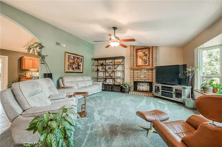 605 W Polson Avenue, Clovis, California 93612