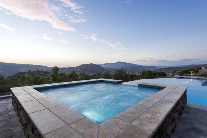 553 Sky Mesa Road, Alpine, California 91901