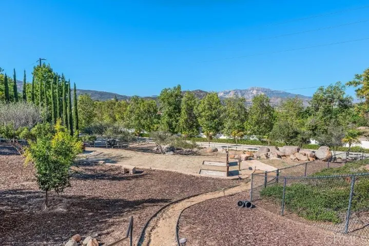 553 Sky Mesa Road, Alpine, California 91901