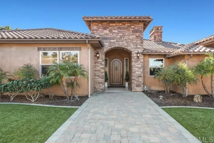 553 Sky Mesa Road, Alpine, California 91901