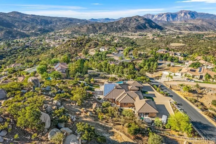 553 Sky Mesa Road, Alpine, California 91901
