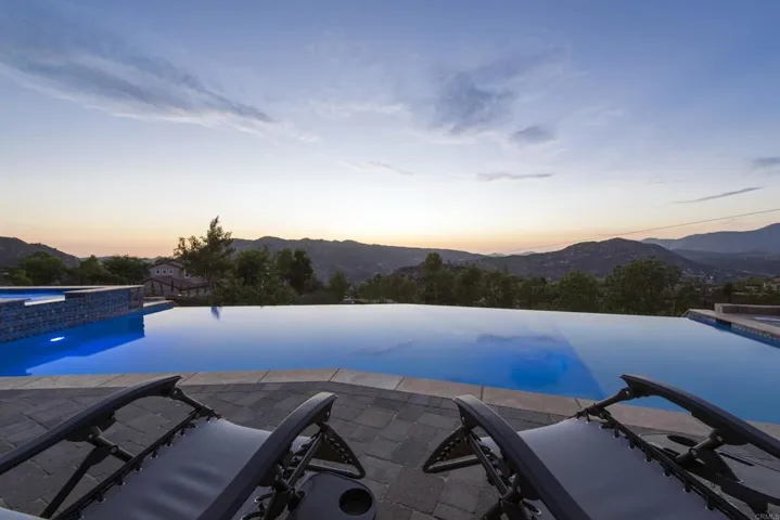 553 Sky Mesa Road, Alpine, California 91901