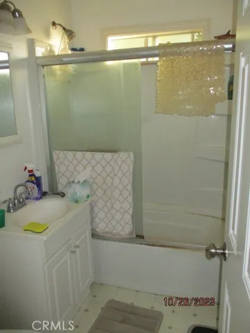 Full Bathroom.