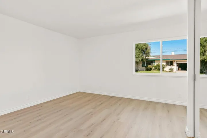 13-web-or-mls-UpMarketMedia246Gar-057