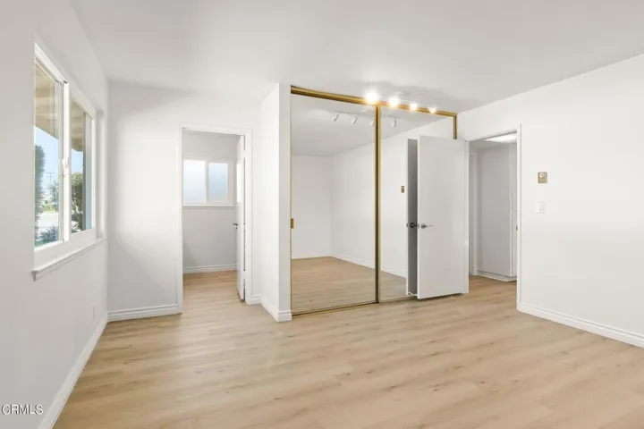 14-web-or-mls-UpMarketMedia246Gar-063