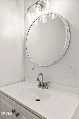 24-web-or-mls-UpMarketMedia246Gar-107