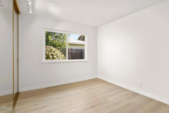 17-web-or-mls-UpMarketMedia246Gar-081