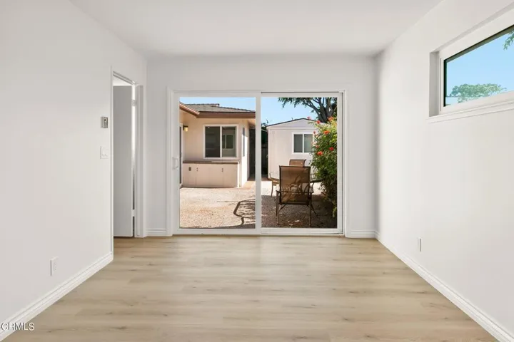 23-web-or-mls-UpMarketMedia246Gar-101
