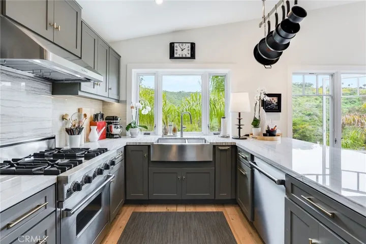 Lots of kitchen countertop working space.