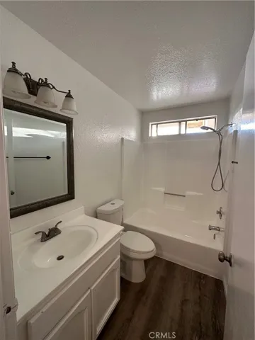 15570 Erie Road, Apple Valley, California 92307